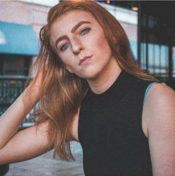 Meet your Posher, Chloe - Picture 2 of 4